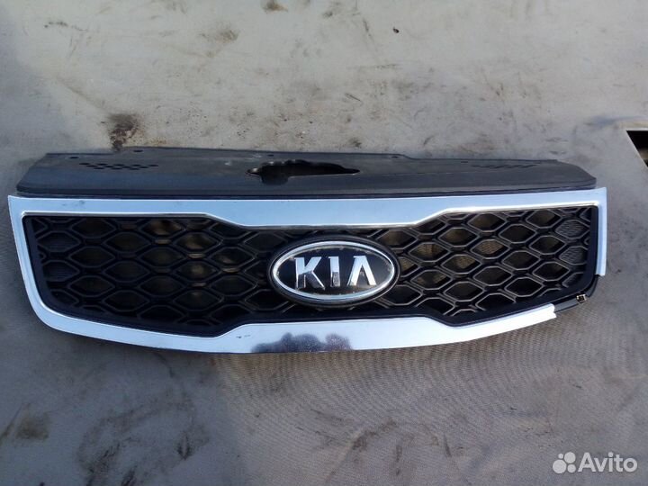 Решетка радиатора Kia Rio