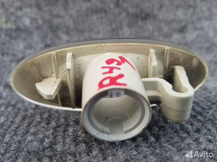 Повторитель в крыло передний левый Nissan Juke