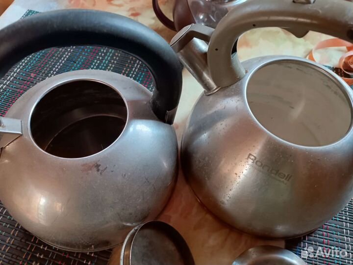 Чайники и блюдо