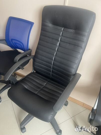 Компьютерное кресло руководителя