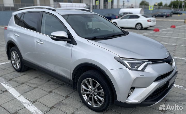 Toyota RAV4 2.2 AT, 2018, 127 000 км