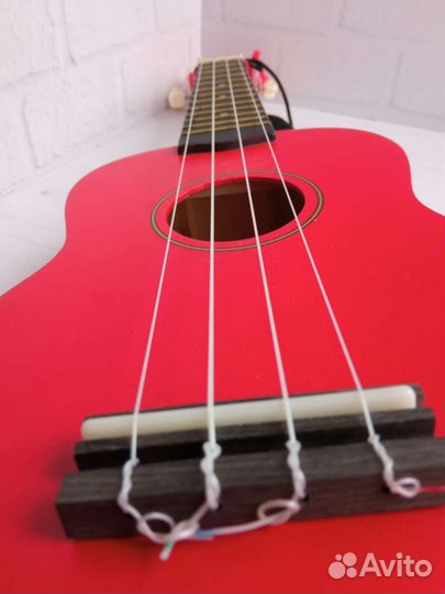 Укулеле сопрано с чехлом и ремнем