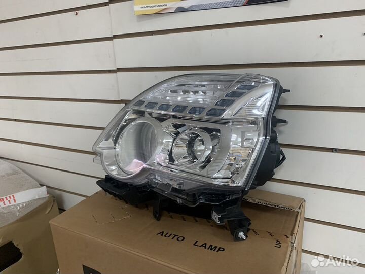 Фара левая Nissan X-Trail T31 2010-2014 галоген