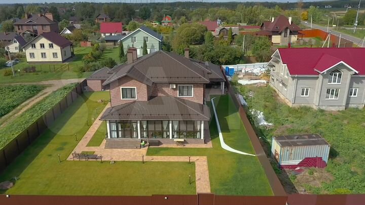 Дом 274 м² на участке 15 сот.