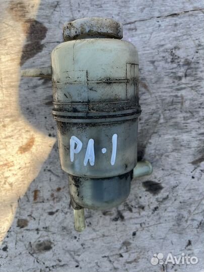 Бачок гур Mitsubishi Pajero 4