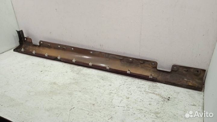 Накладка на левый порог