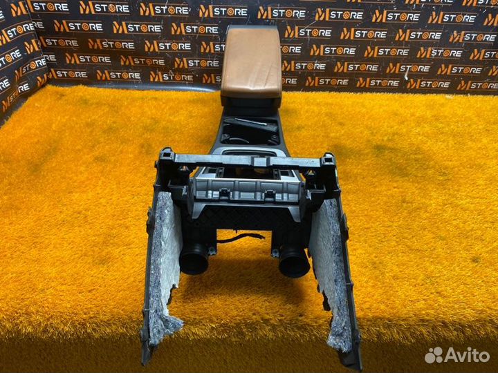 Консоль между сидений Volkswagen Passat Cc B6/358