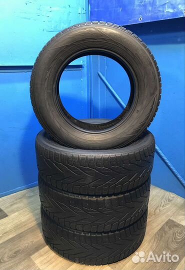 Nokian Tyres Hakkapeliitta R2 SUV 215/65 R16