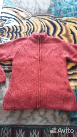 Продам теплую кофту