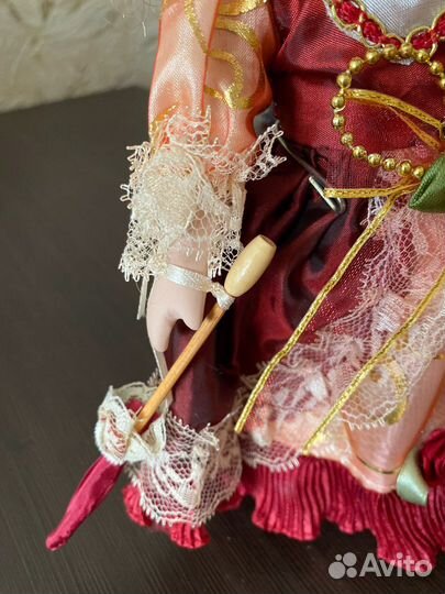 Кукла фарфоровая коллекционная наина