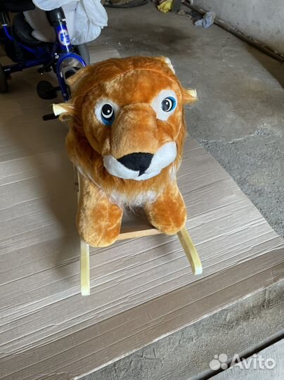 Детская игрушка качалка