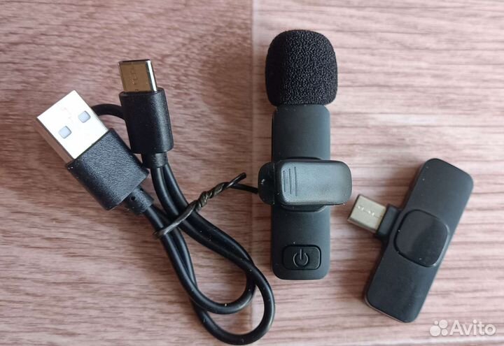 Петличный беспроводной микрофон для андроид