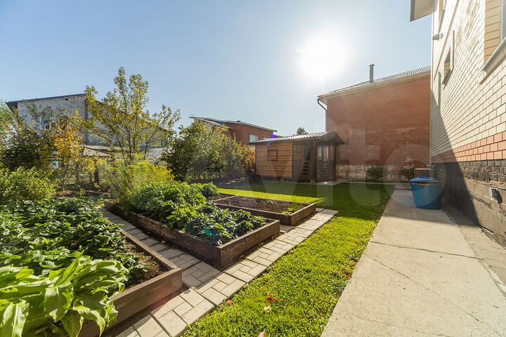 Дом 232,2 м² на участке 5,8 сот.