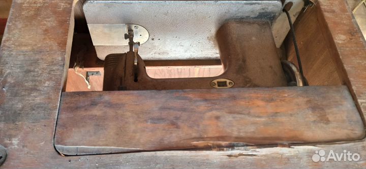 Швейная машинка подольск со столом