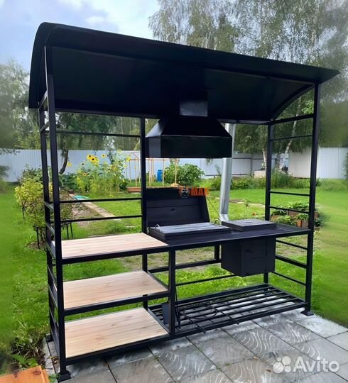 Мангал с крышей