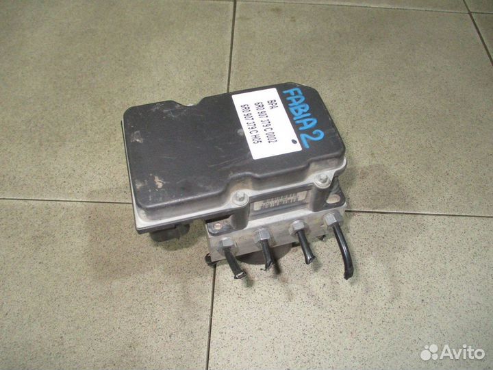 Блок ABS (насос) Skoda Fabia 2 (5J)