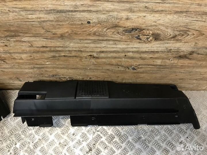 Накладка проема багажника левая Ваз Жигули 2104