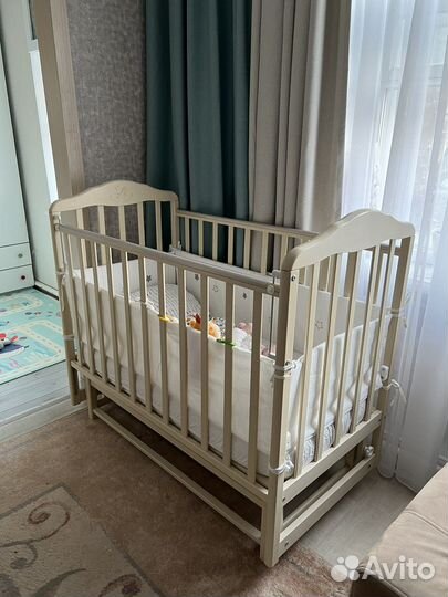 Кровать + комод с пеленальным столиком