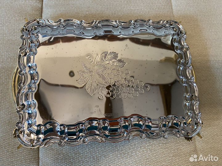 Поднос с виноградом хромированный Bergner