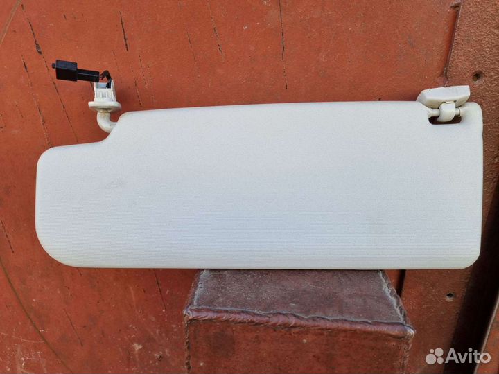 Козырек солнцезащитный правый Skoda Superb