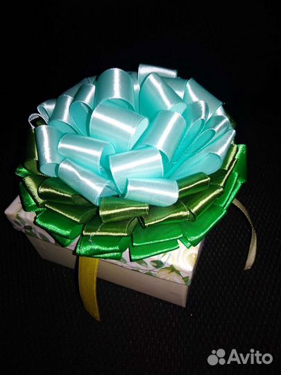 Подарочная коробка