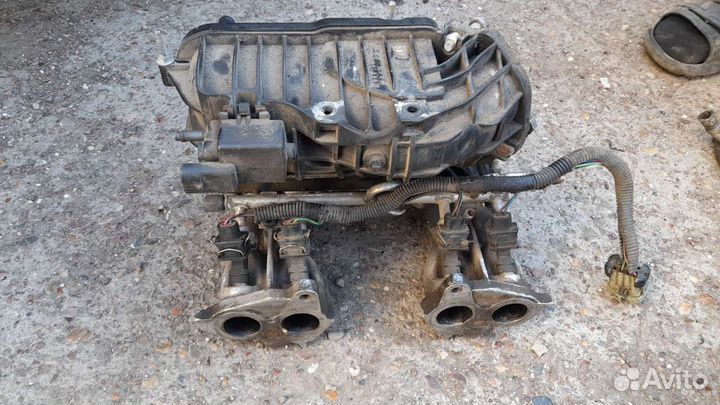 Впускной ресивер в сборе с форсункамии и датчиком