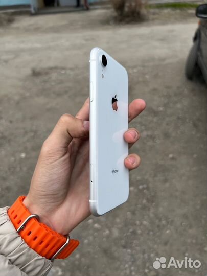 iPhone Xr, 64 ГБ