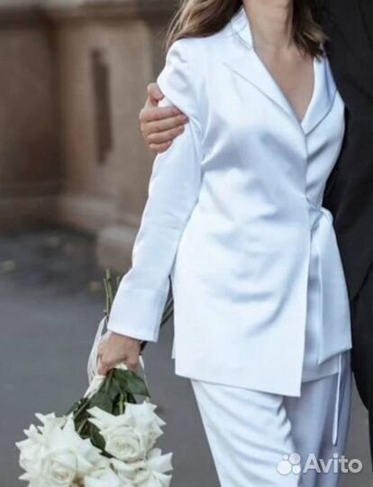 Костюм атласный