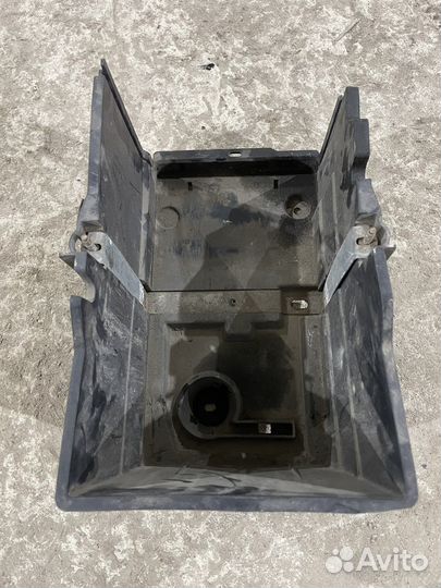 Площадка под аккумулятор ford focus 3