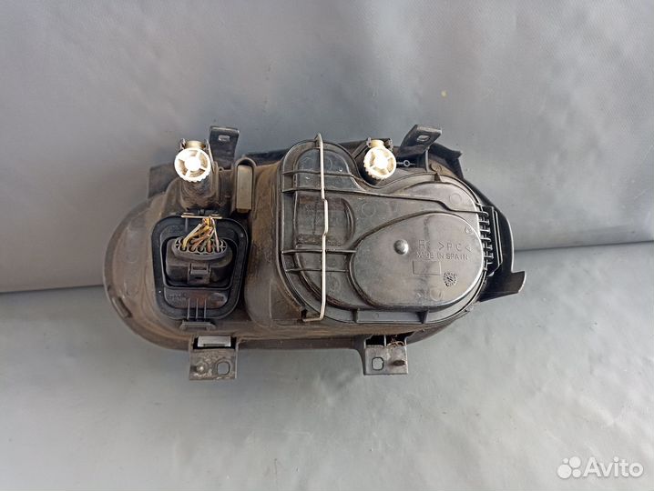 Фара Volkswagen Golf 4