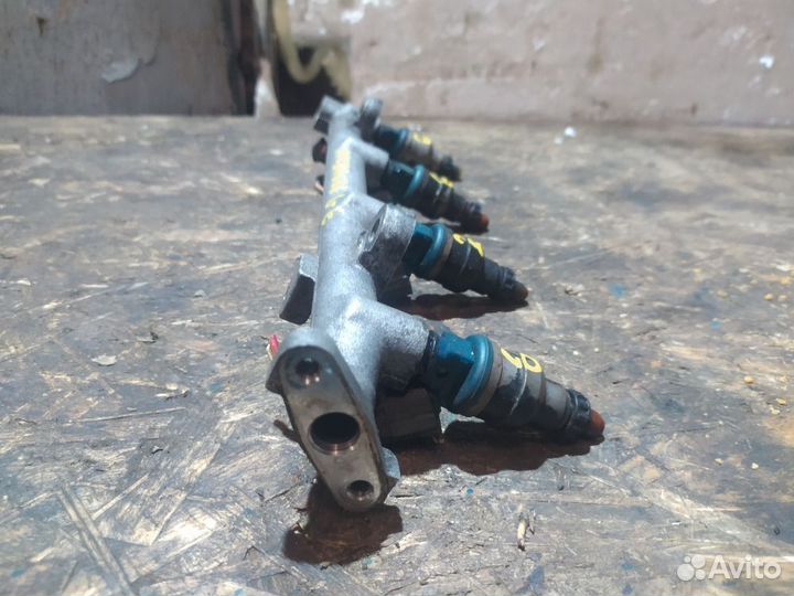 Рампа с форсунками Mazda 626 GE (1991—1997)