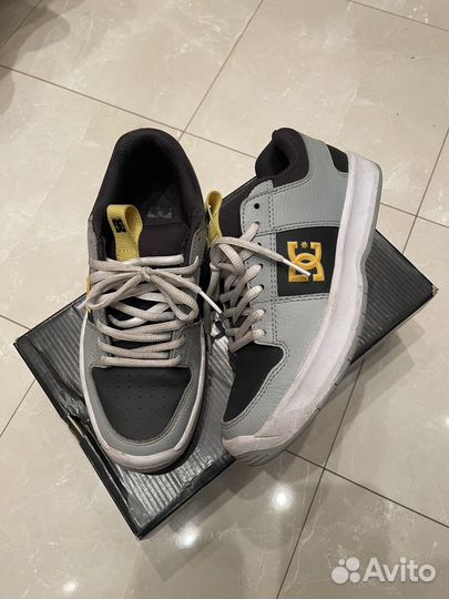 Кроссовки детские