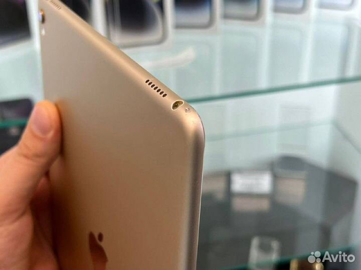 iPad Pro 9.7 256GB Wi-Fi Gold A1673