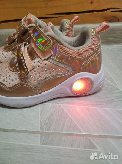 Кроссовки на девочку