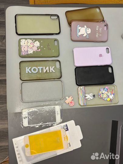 Отдам чехлы на iPhone 8, хr, защитные стёкла