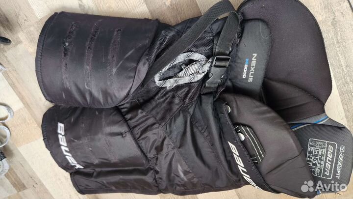 Хоккейные Коньки, нагрудник, краги, шлем, шорты