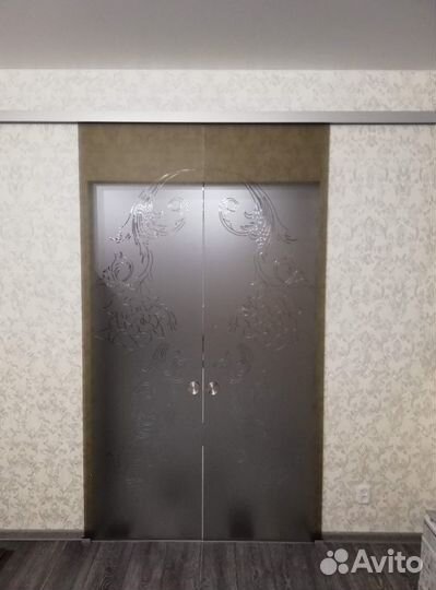 Стеклянная перегородка