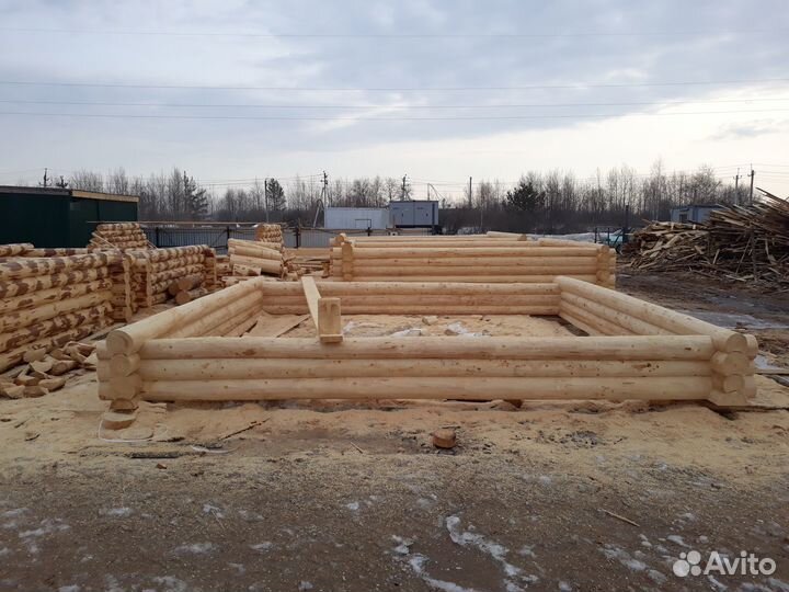 Сруб бани Сруб дома из зимнего леса