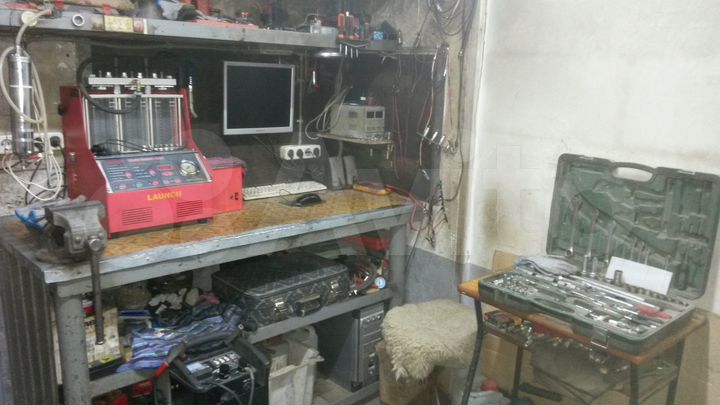 Гараж, > 30 м²