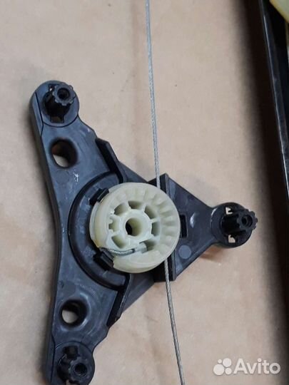 Мерседес Стеклоподъемник задний левый GL-Class