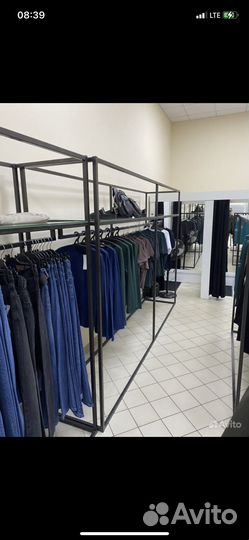 Рейлы для шоурума, полки, шкафы для магазина