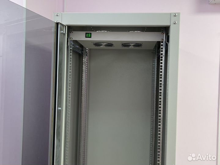 Коммутационный шкаф стойка на 42U 60х60см