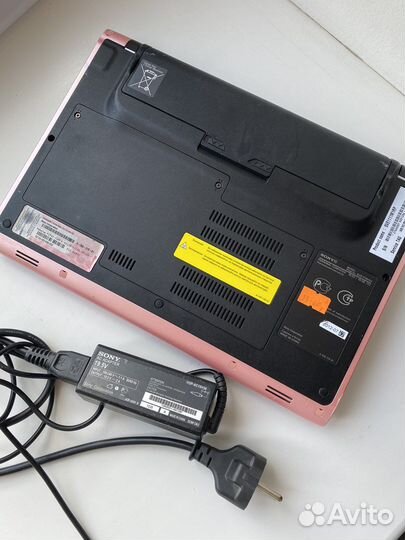 Нетбук sony vaio SVE111A11V