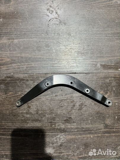 Правый кронштейн для Kawasaki gtr1400 14