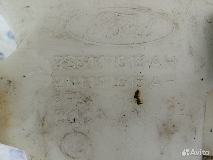 Бачок омывателя Ford Fiesta купе 1.3L duratec 8V