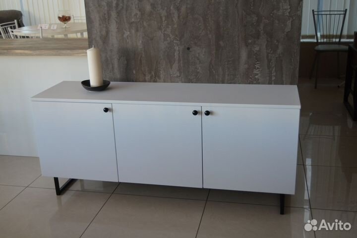 Тумба под телевизор белая