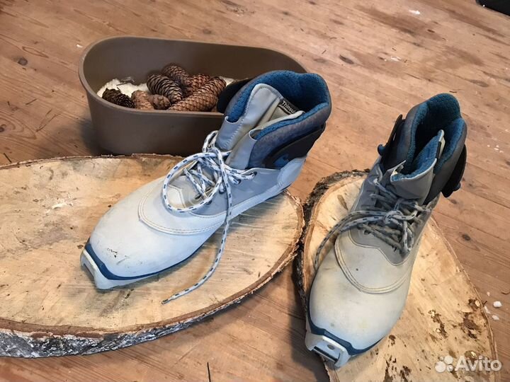 Лыжные ботинки