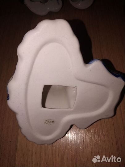 Фигурки и икорница гжель