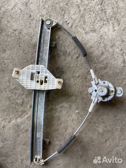 Стеклоподъемник передний правый Hyundai Accent