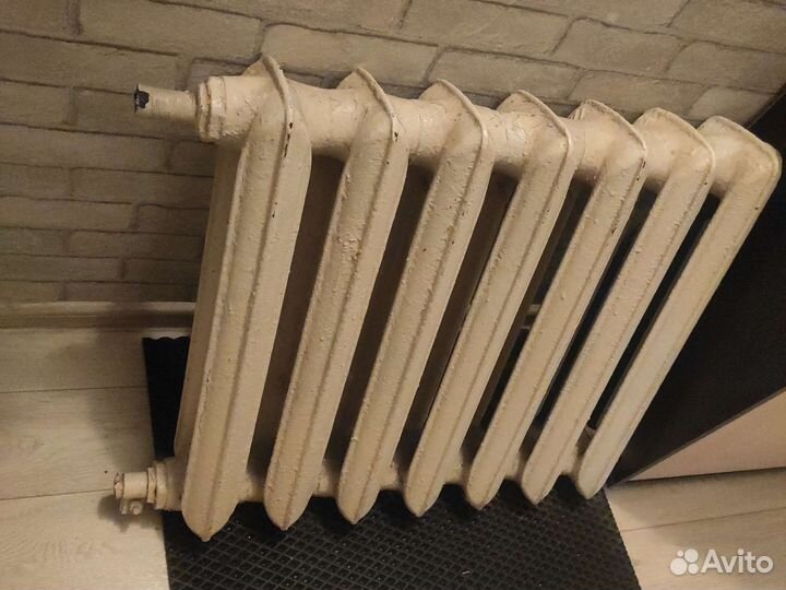 Батарея чугунная 7 секций